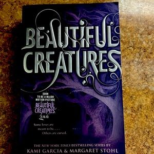 Beautiful Creatures Book by Kami Garcia and Margaret Stohl.